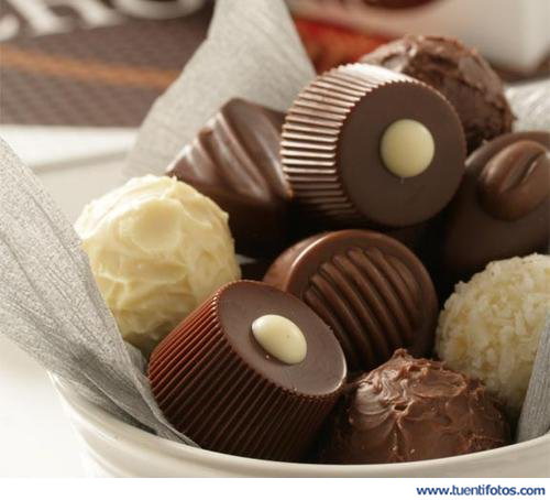 Objetos de Bombones De Chocolate En Plato