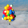 Miniatura de Volando Con Globos